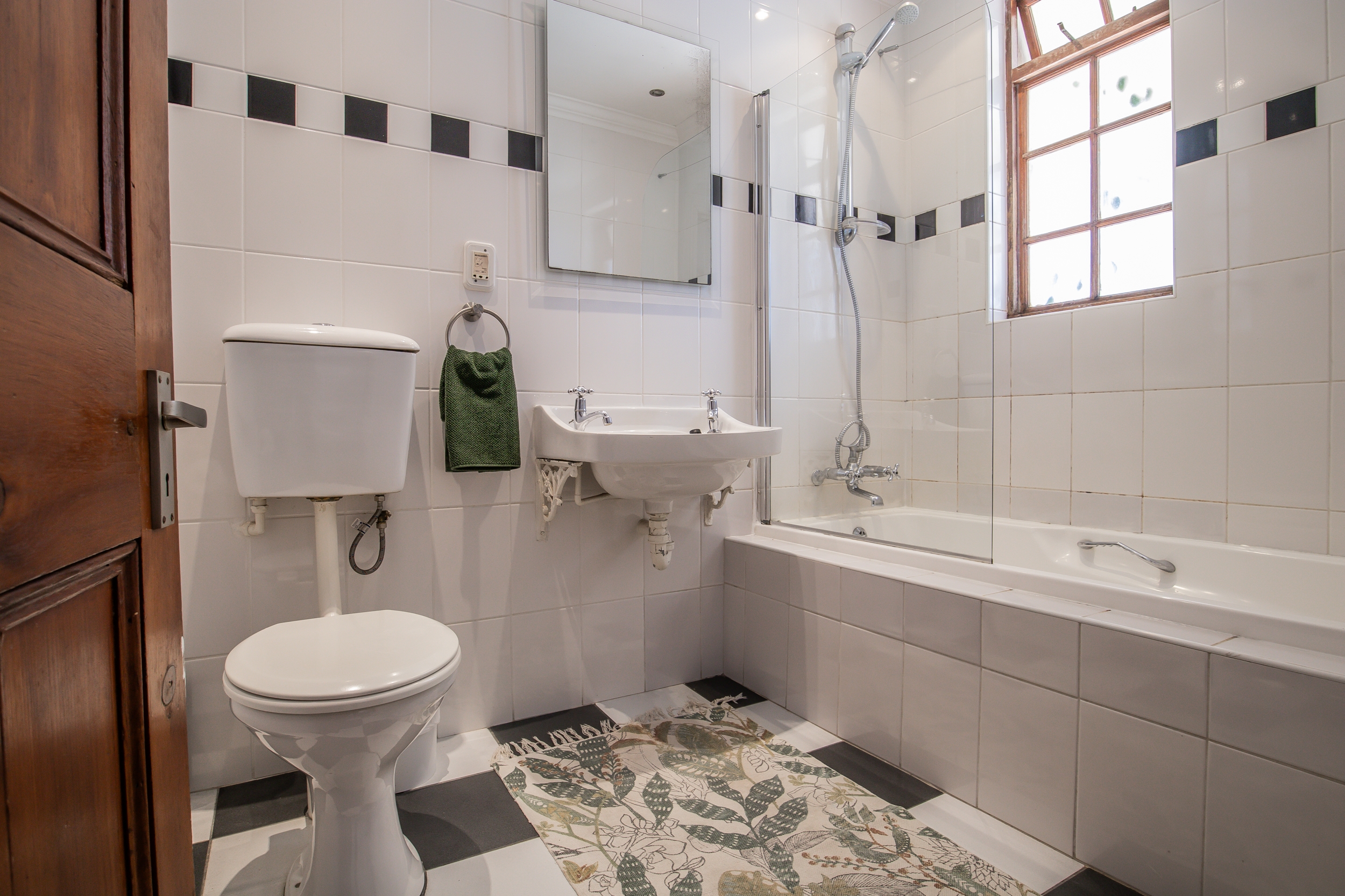 1 Bedroom Property for Sale in Sea Point Western Cape